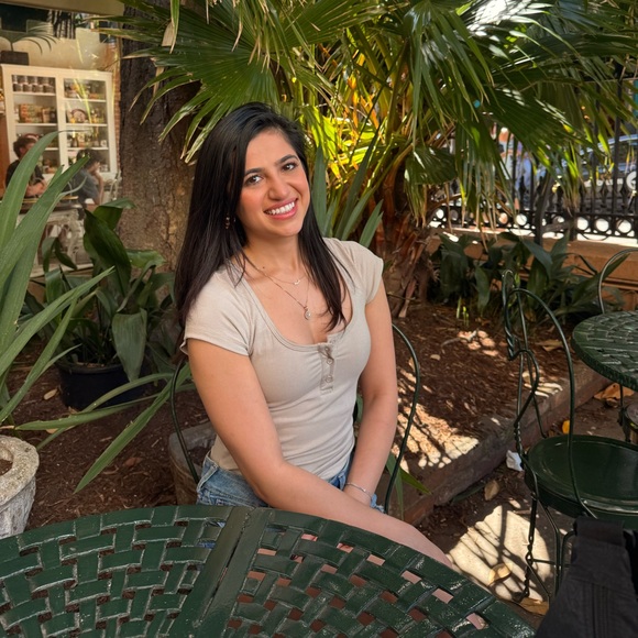 Meet your Posher, Ambica - Picture 1 of 2